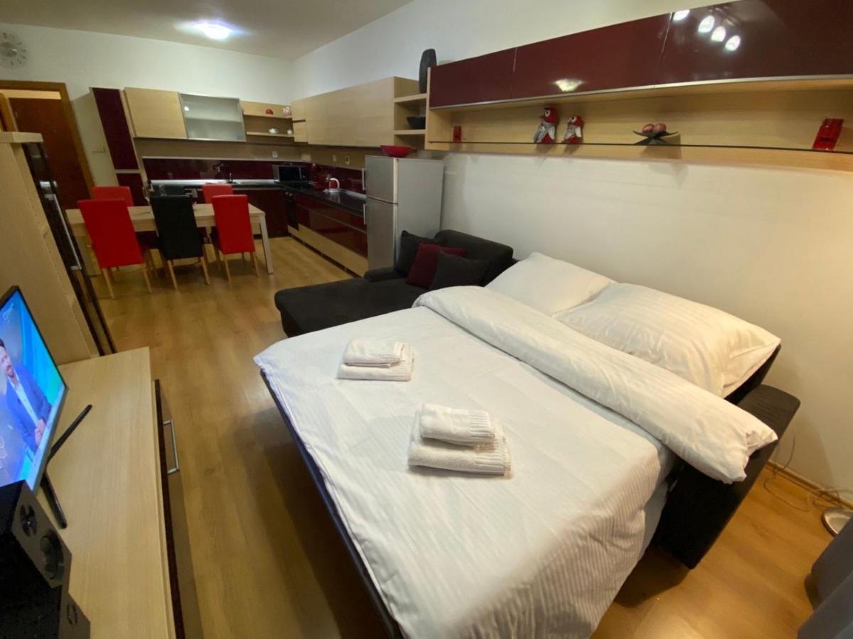 Apartman Velka Lomnica B8 Apartment Ngoại thất bức ảnh